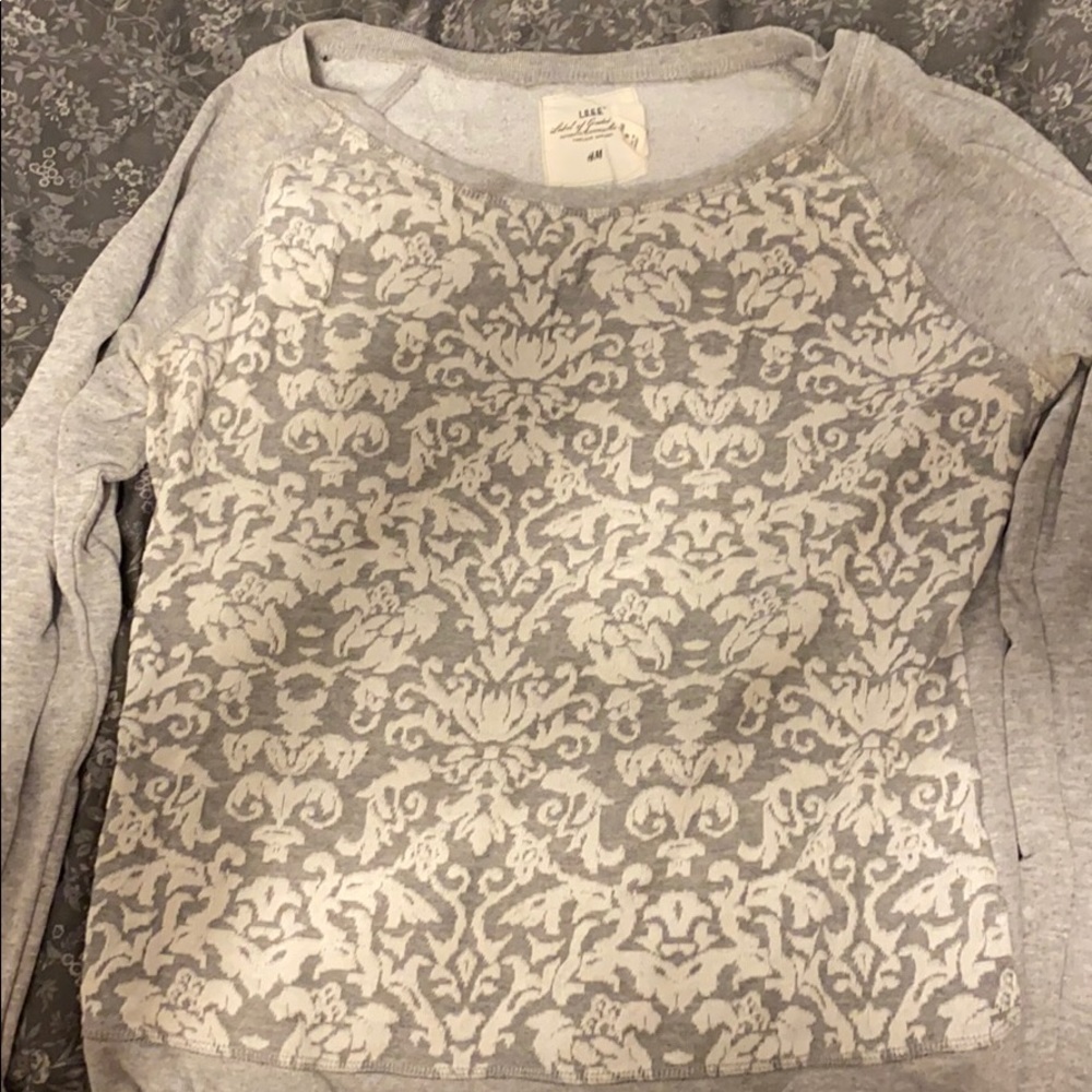 H&M gray and white sweater